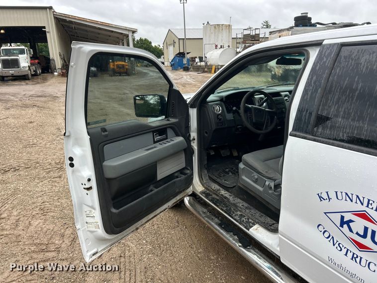 image for item FC2833 2014 Ford F150 XLT Crew Cab pickup truck