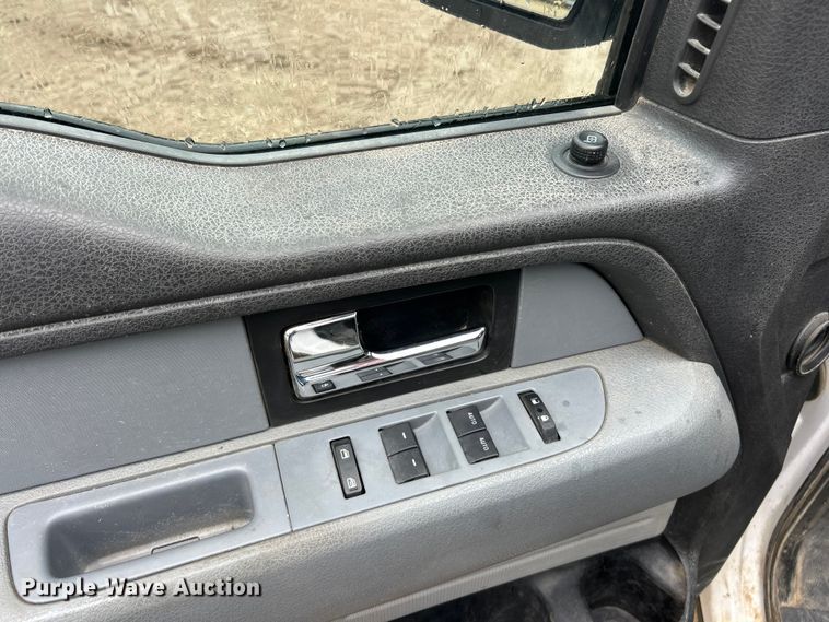 image for item FC2833 2014 Ford F150 XLT Crew Cab pickup truck