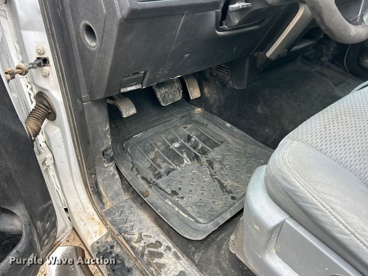 image for item FC2833 2014 Ford F150 XLT Crew Cab pickup truck