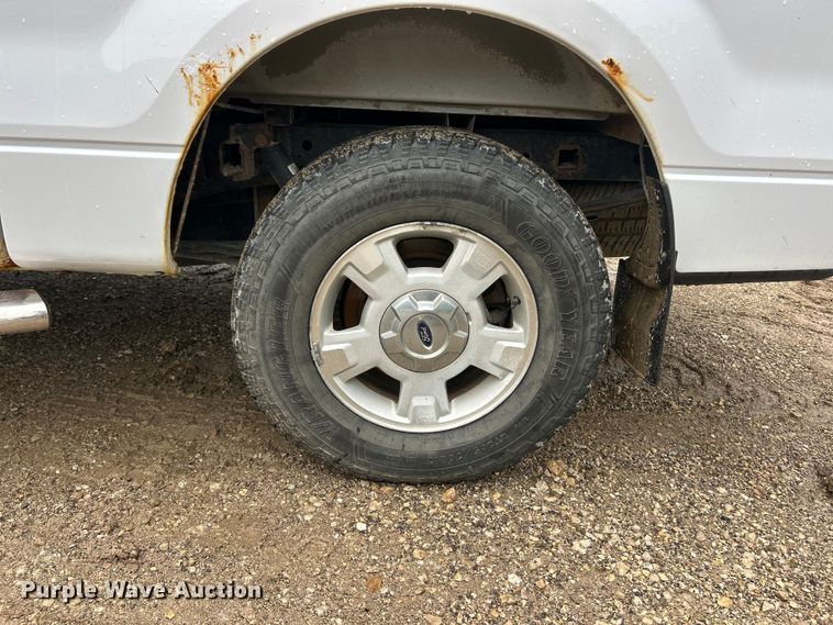image for item FC2833 2014 Ford F150 XLT Crew Cab pickup truck