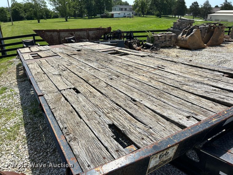 image for item FC2842 2016 TrailKing TK40LP equipment trailer