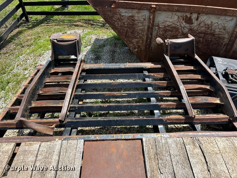 image for item FC2842 2016 TrailKing TK40LP equipment trailer