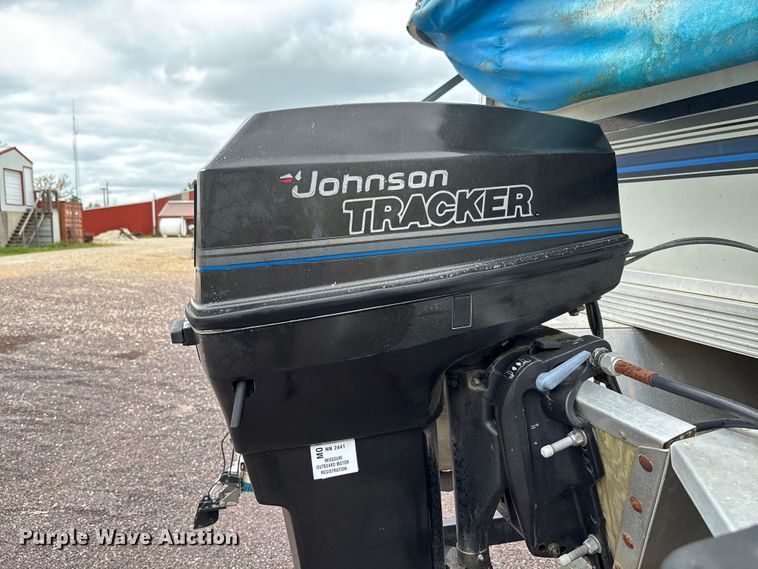 image for item FC5605 1992 Sun Tracker  Bass Buggy 18 pontoon boat