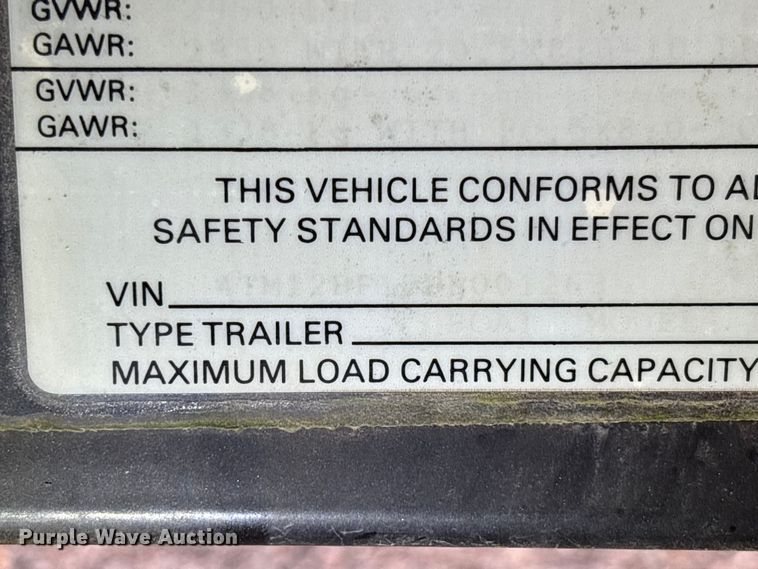 image for item FC5605 1992 Sun Tracker  Bass Buggy 18 pontoon boat