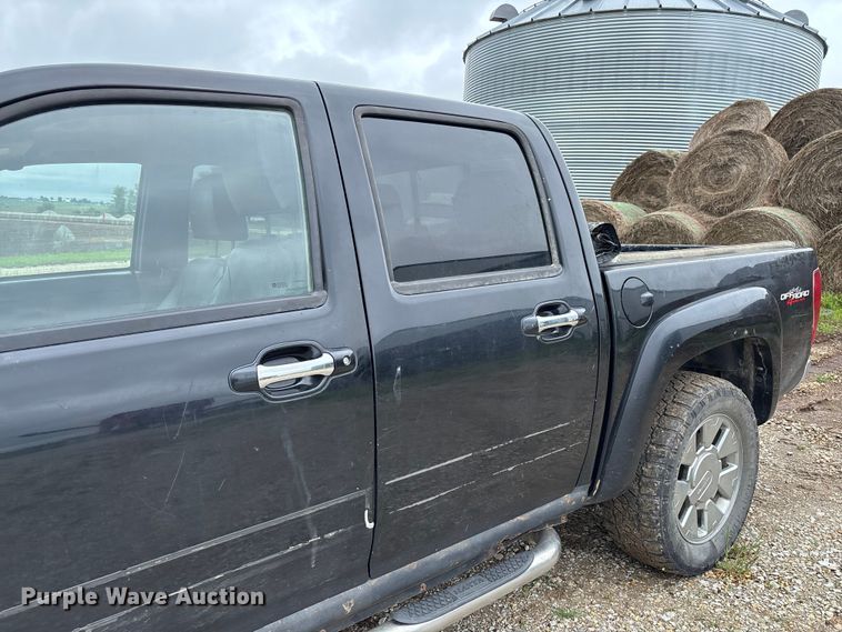 image for item FC5778 2011 GMC Canyon Crew Cab pickup truck
