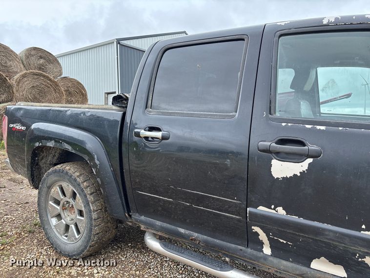 image for item FC5778 2011 GMC Canyon Crew Cab pickup truck