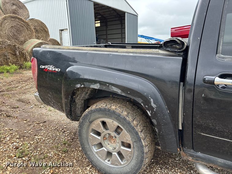 image for item FC5778 2011 GMC Canyon Crew Cab pickup truck