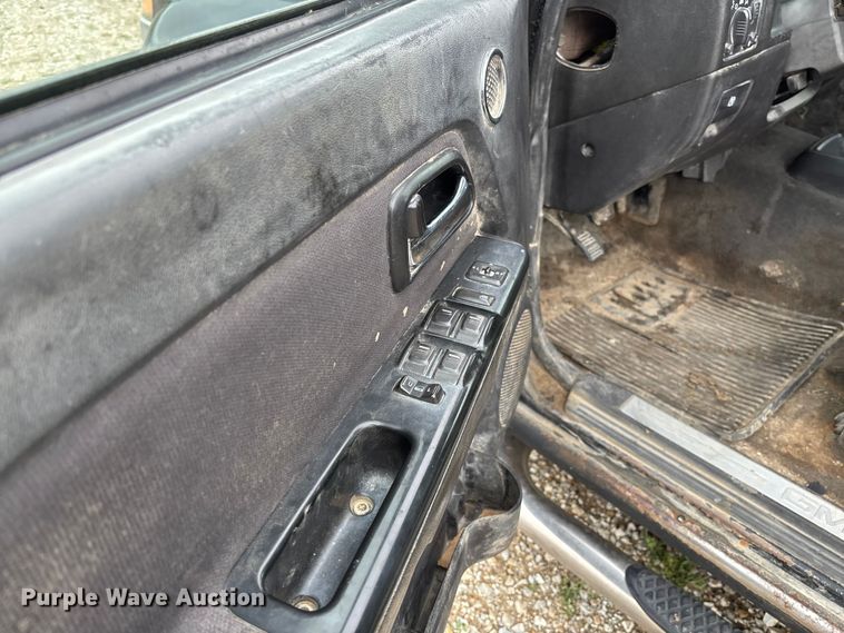 image for item FC5778 2011 GMC Canyon Crew Cab pickup truck