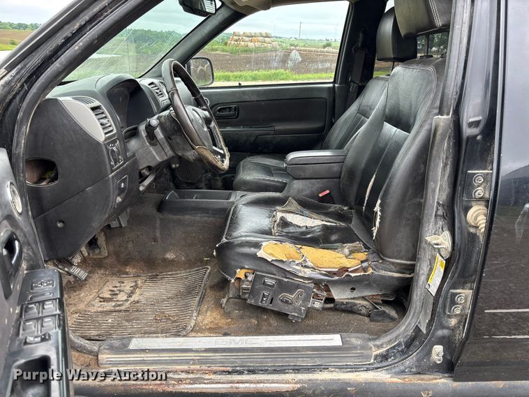 image for item FC5778 2011 GMC Canyon Crew Cab pickup truck
