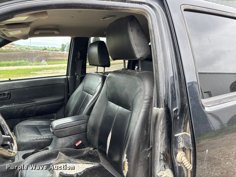 image for item FC5778 2011 GMC Canyon Crew Cab pickup truck