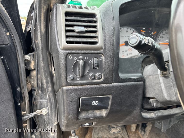 image for item FC5778 2011 GMC Canyon Crew Cab pickup truck