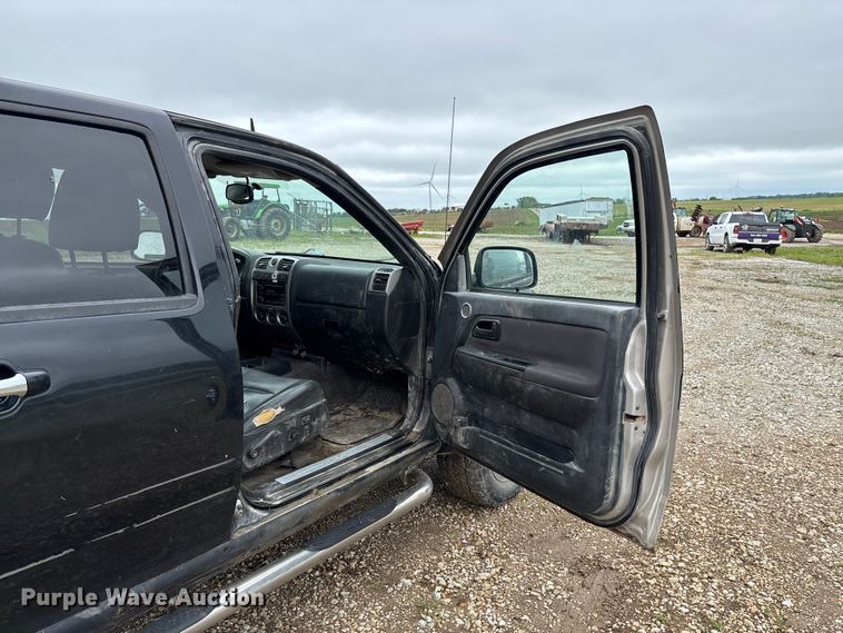 image for item FC5778 2011 GMC Canyon Crew Cab pickup truck