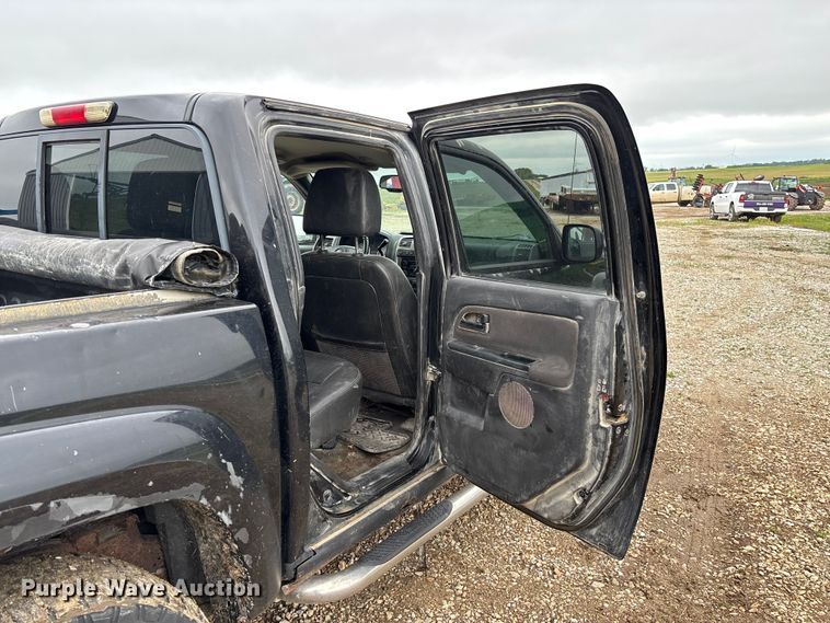image for item FC5778 2011 GMC Canyon Crew Cab pickup truck