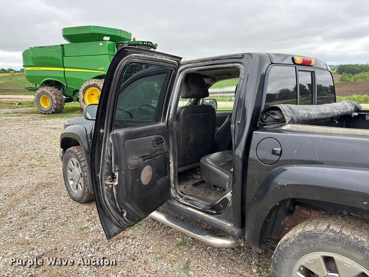image for item FC5778 2011 GMC Canyon Crew Cab pickup truck