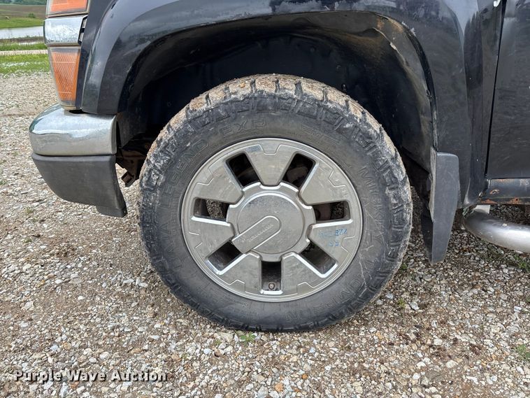 image for item FC5778 2011 GMC Canyon Crew Cab pickup truck