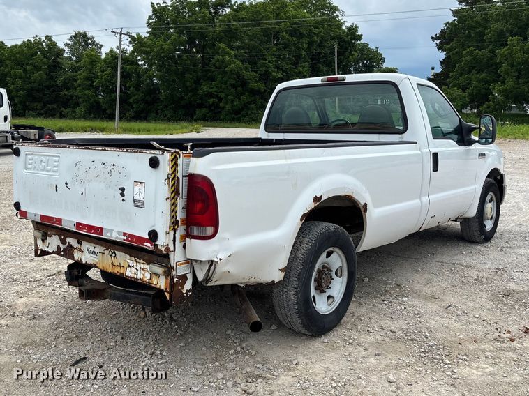 image for item FC5848 2006 Ford F250 Super Duty XL pickup truck