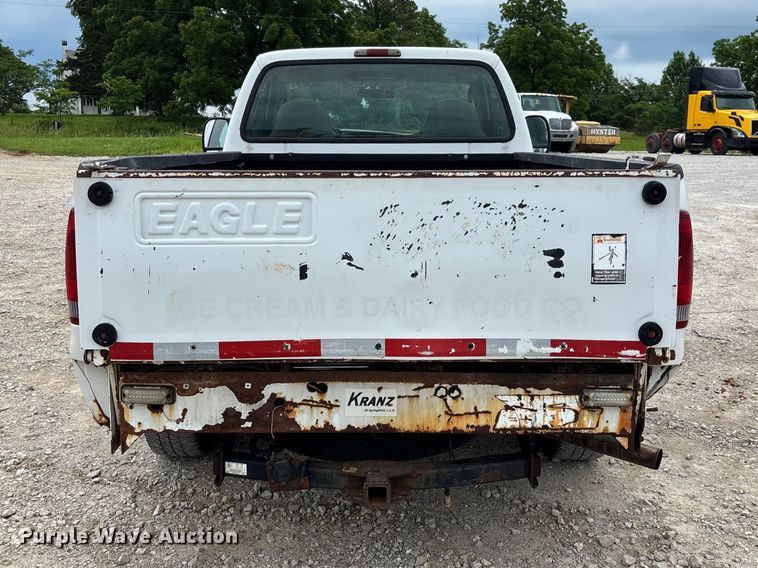 image for item FC5848 2006 Ford F250 Super Duty XL pickup truck