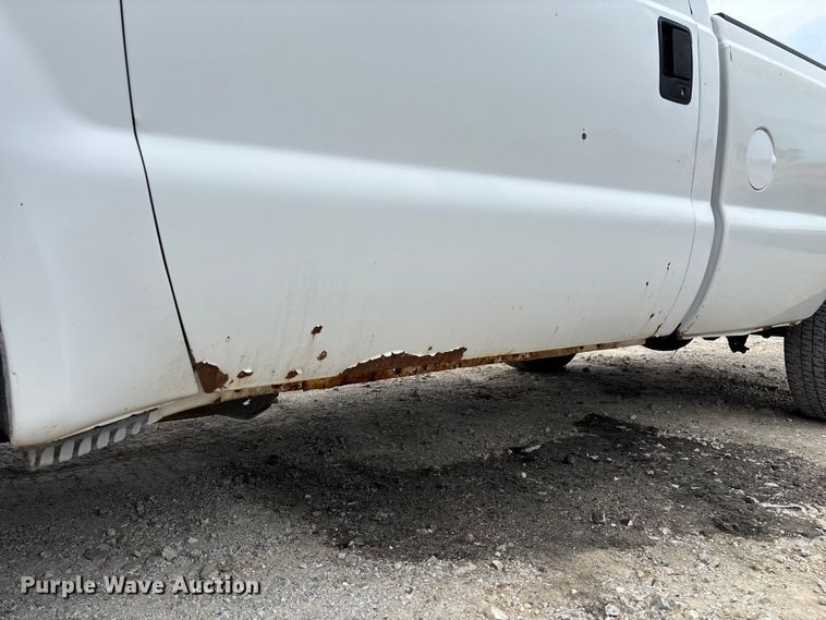 image for item FC5848 2006 Ford F250 Super Duty XL pickup truck
