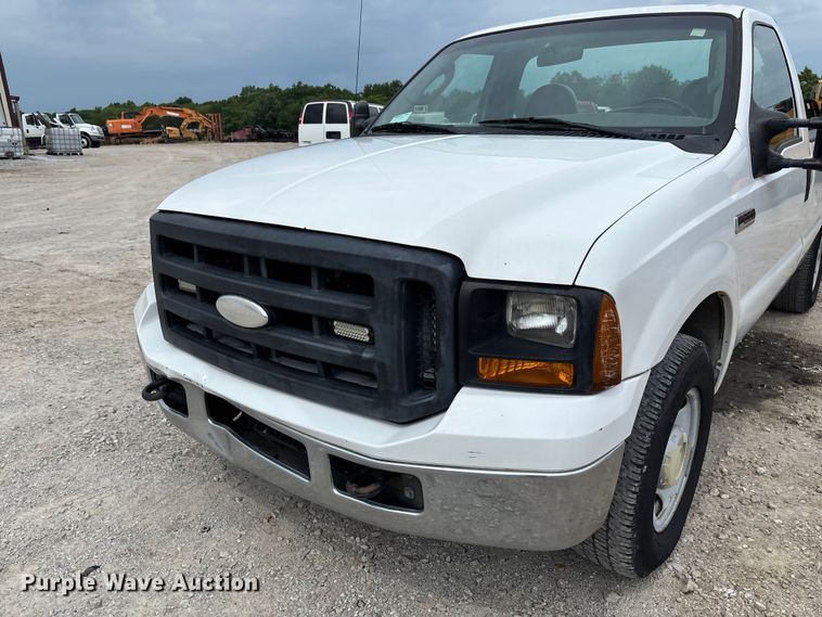 image for item FC5848 2006 Ford F250 Super Duty XL pickup truck