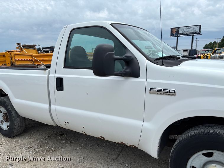 image for item FC5848 2006 Ford F250 Super Duty XL pickup truck