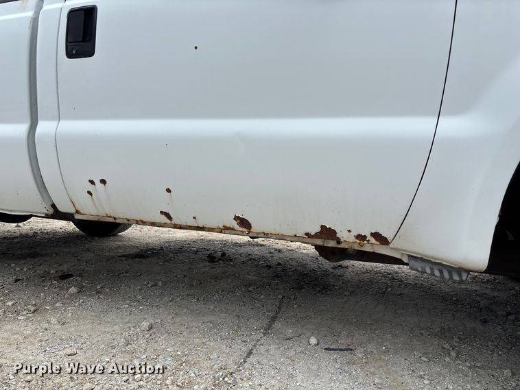 image for item FC5848 2006 Ford F250 Super Duty XL pickup truck