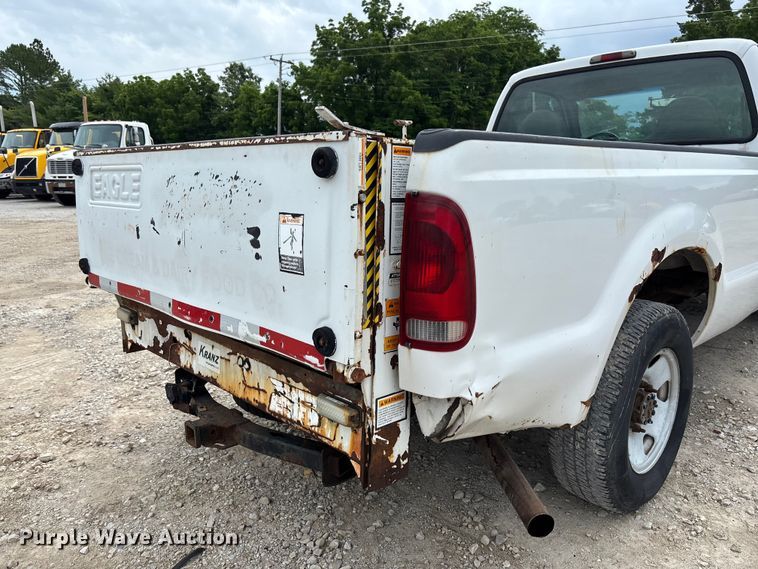 image for item FC5848 2006 Ford F250 Super Duty XL pickup truck