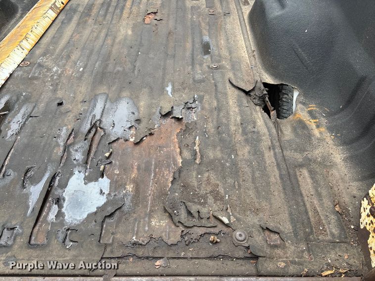 image for item FC5848 2006 Ford F250 Super Duty XL pickup truck