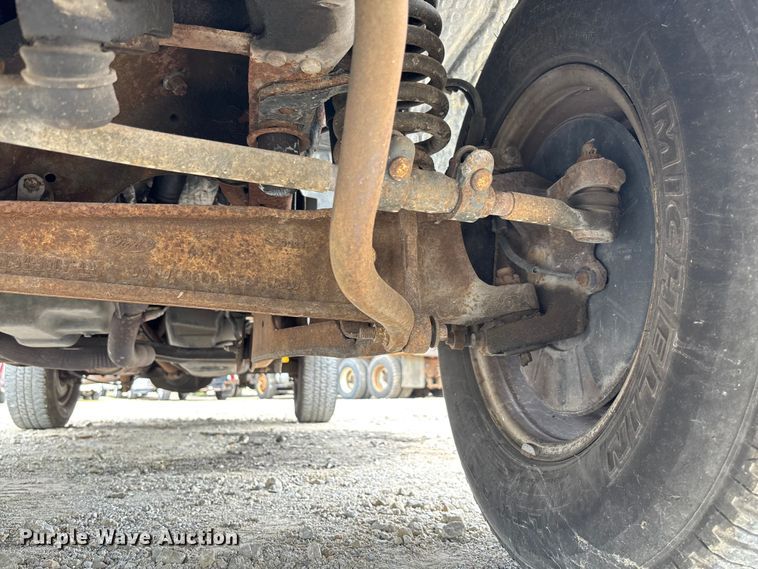 image for item FC5848 2006 Ford F250 Super Duty XL pickup truck