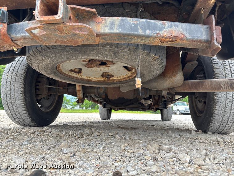 image for item FC5848 2006 Ford F250 Super Duty XL pickup truck
