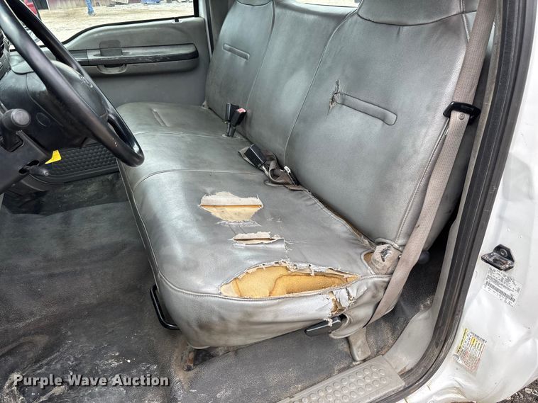 image for item FC5848 2006 Ford F250 Super Duty XL pickup truck