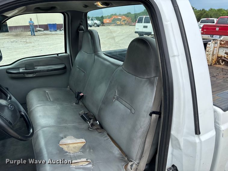 image for item FC5848 2006 Ford F250 Super Duty XL pickup truck