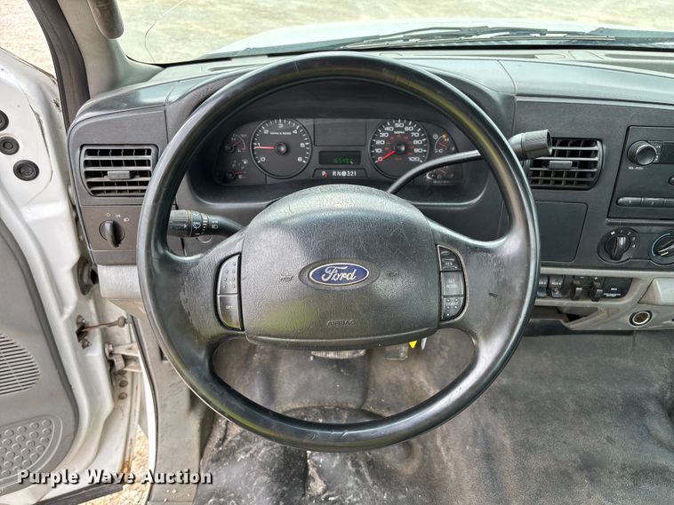 image for item FC5848 2006 Ford F250 Super Duty XL pickup truck