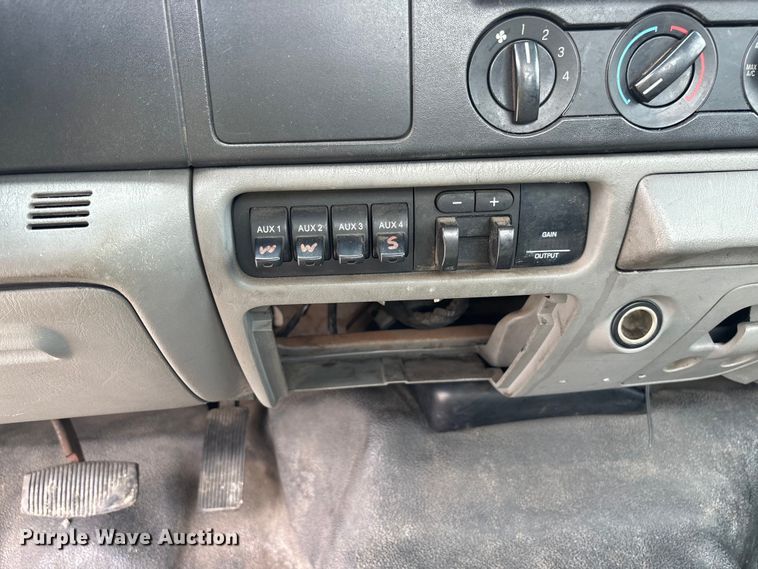 image for item FC5848 2006 Ford F250 Super Duty XL pickup truck