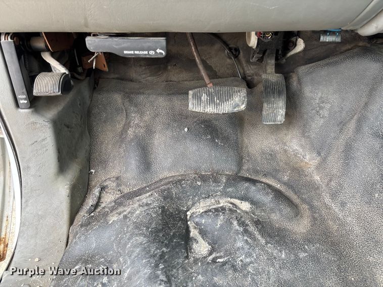image for item FC5848 2006 Ford F250 Super Duty XL pickup truck