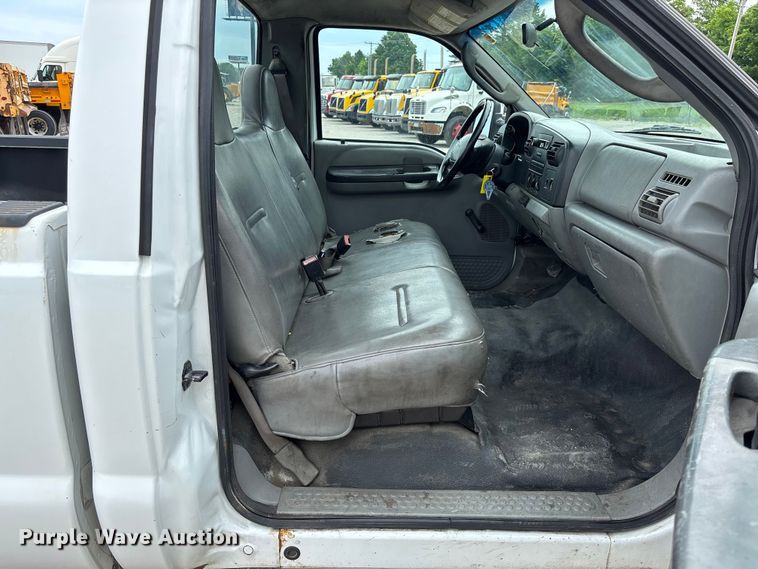image for item FC5848 2006 Ford F250 Super Duty XL pickup truck