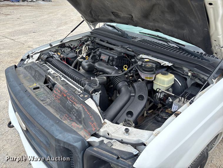 image for item FC5848 2006 Ford F250 Super Duty XL pickup truck