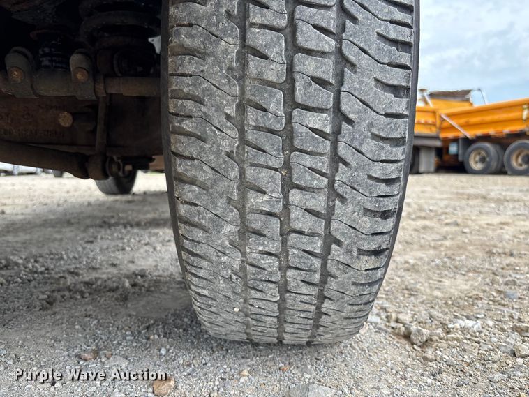 image for item FC5848 2006 Ford F250 Super Duty XL pickup truck
