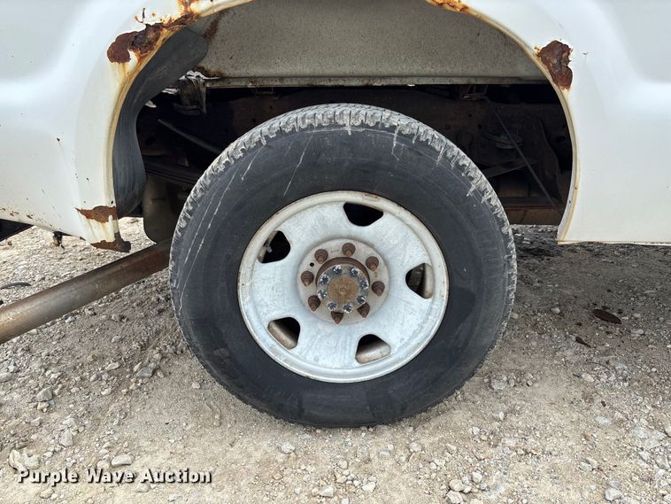 image for item FC5848 2006 Ford F250 Super Duty XL pickup truck