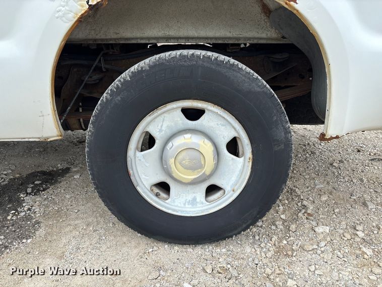 image for item FC5848 2006 Ford F250 Super Duty XL pickup truck