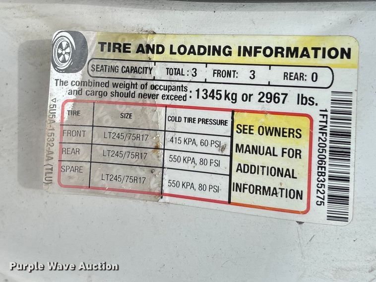 image for item FC5848 2006 Ford F250 Super Duty XL pickup truck