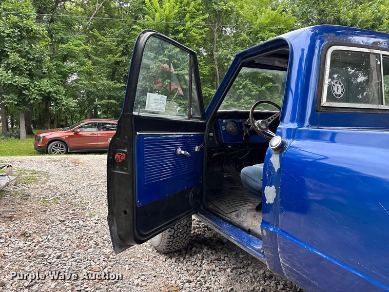 image for item FG0482 1970 Chevrolet K10 pickup truck