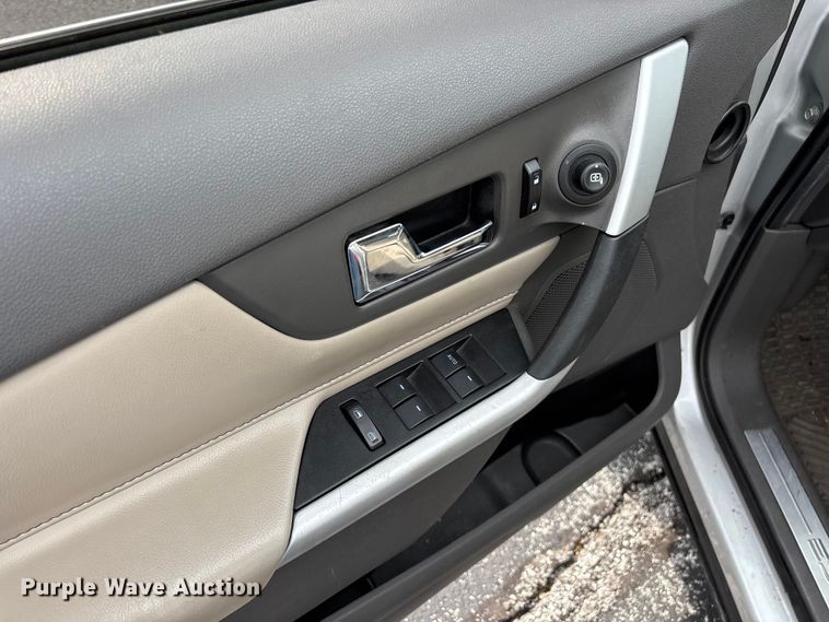 image for item FG0483 2013 Ford Edge SUV