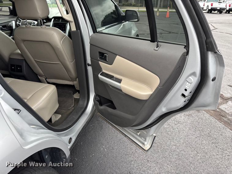 image for item FG0483 2013 Ford Edge SUV