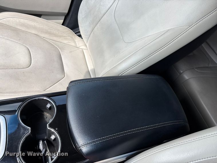 image for item FG0484 2017 Ford Edge SUV