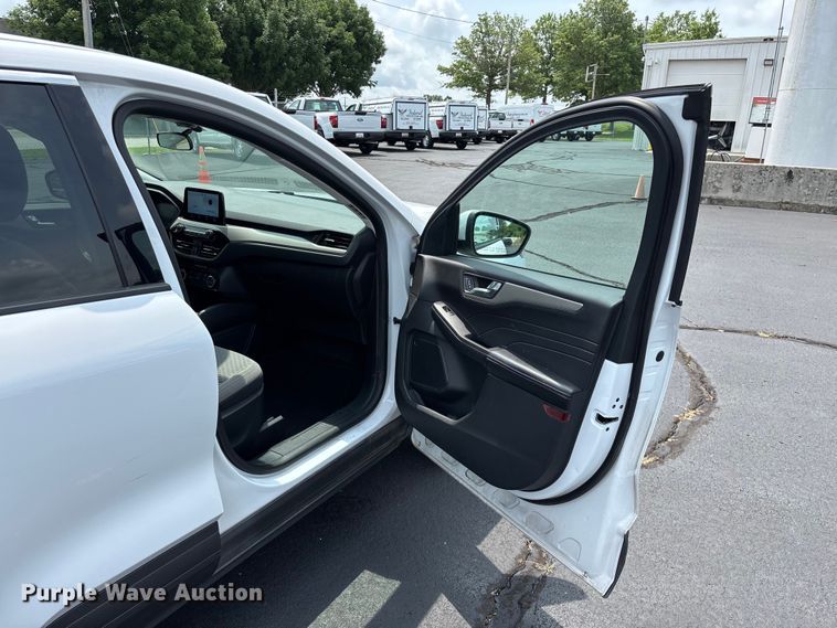image for item FG0487 2021 Ford Escape SUV