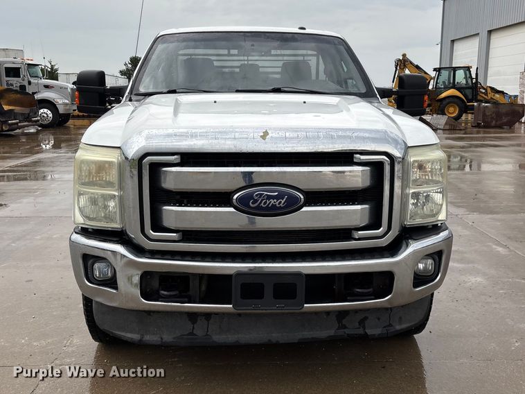 image for item FG0489 2016 Ford F250 Super Duty XLT pickup truck