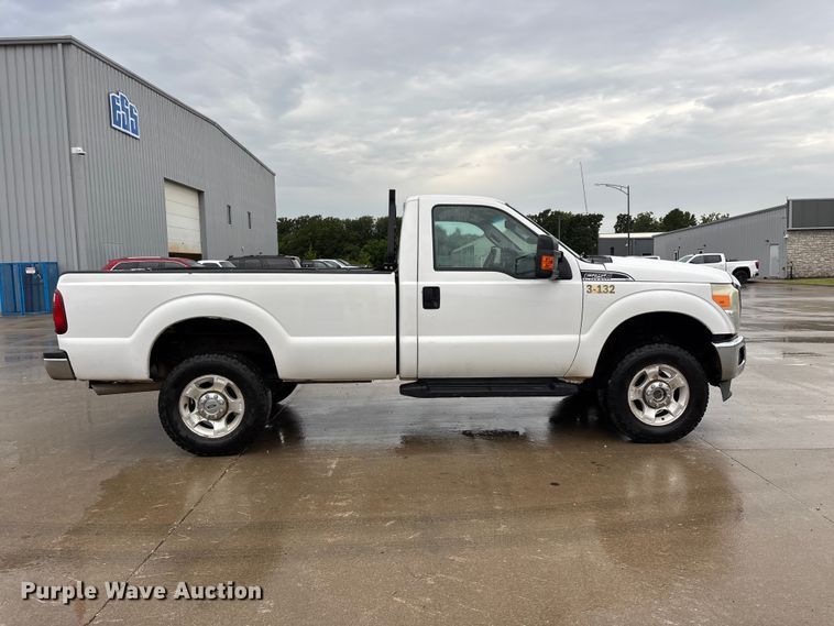 image for item FG0489 2016 Ford F250 Super Duty XLT pickup truck