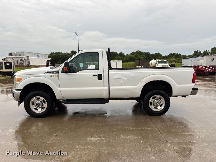 image for item FG0489 2016 Ford F250 Super Duty XLT pickup truck
