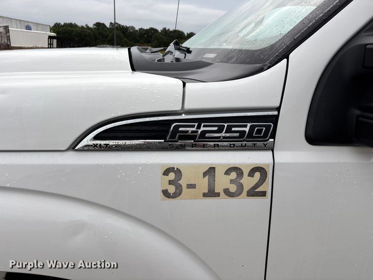 image for item FG0489 2016 Ford F250 Super Duty XLT pickup truck