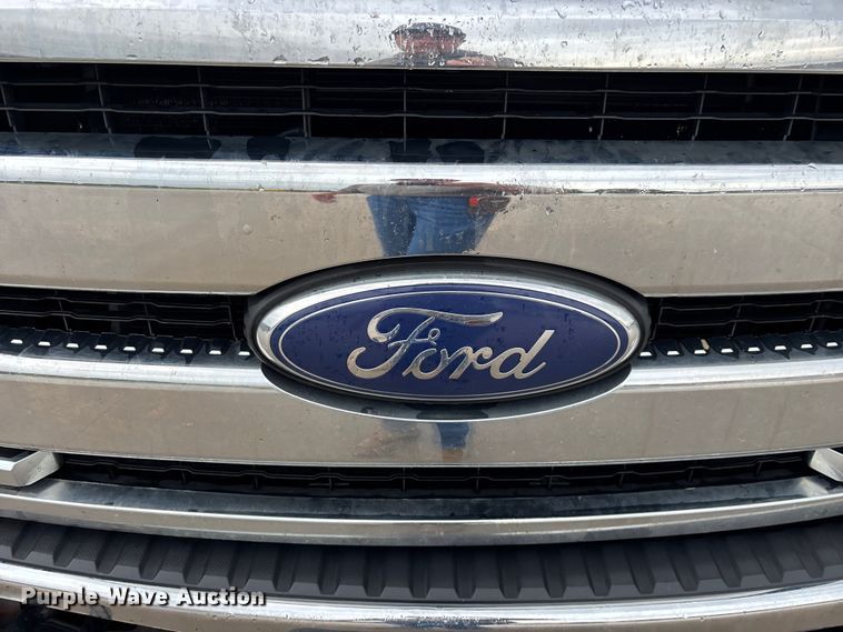 image for item FG0489 2016 Ford F250 Super Duty XLT pickup truck